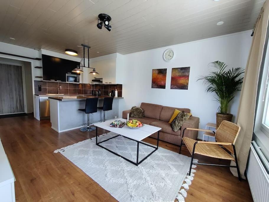 Private Apartment Near Ruissalo, Castle, Harbour - Ac, Free Parking Turku Ngoại thất bức ảnh